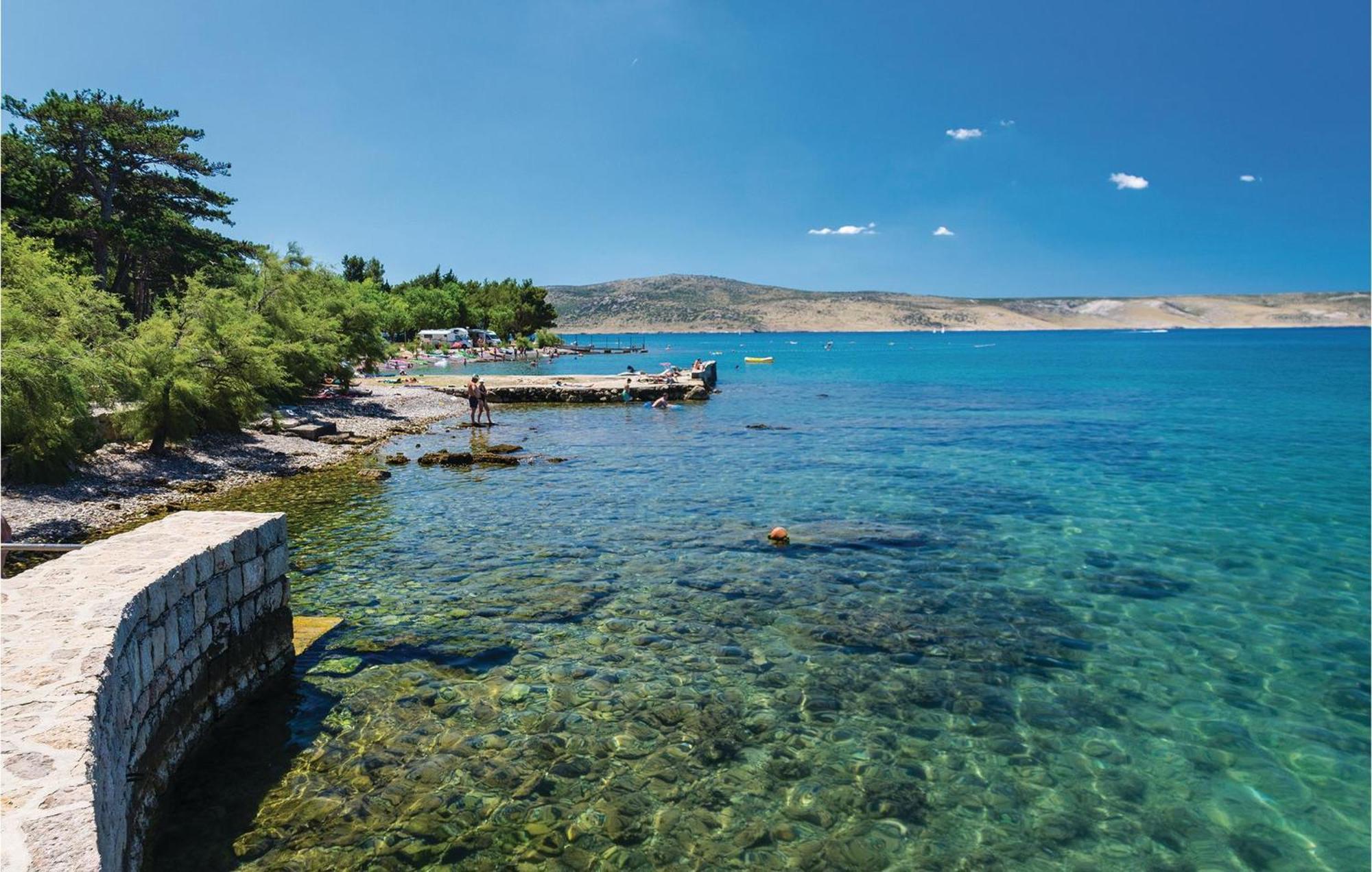 2 Bedroom Lovely Apartment In Starigrad Paklenica Bagian luar foto
